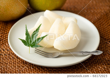 Carved pears (Kosui produced in Ibaraki Prefecture) Carved pears (Kosui produced in Ibaraki Prefecture) 68172023