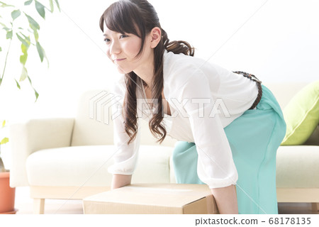 女人攜帶行李 68178135