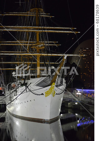 Night view of Nippon Maru and Yokohama Minato Mirai 68178639