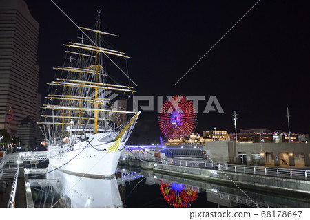 日本丸和橫濱港未來的夜景 68178647