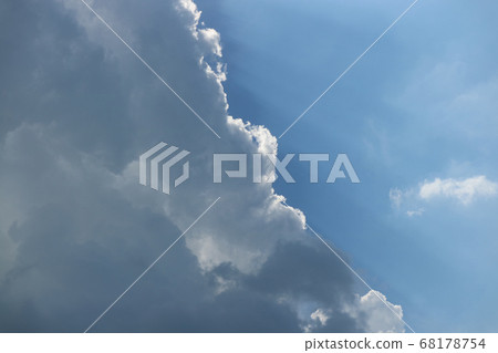 Beautiful clouds 68178754