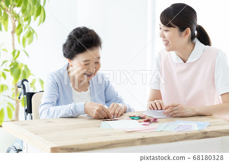 照顧者圖像摺紙 68180328