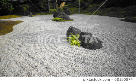 1269宮城縣仙台市恩津院日式花園中的假山 68190874