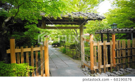 Entrance of fresh green Japanese garden 1268 Entrance of fresh green Japanese garden 1268 68190876
