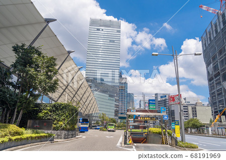 Station front view Tokyo station 68191969