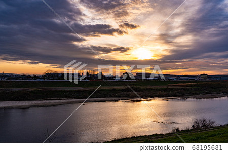 Osaka/Yawatogawa and sunset 68195681