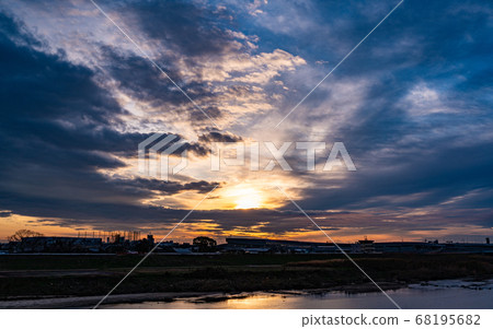 Osaka/Yawatogawa and sunset 68195682