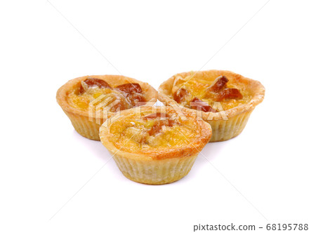 Quiche lorraine  isolated on white background 68195788