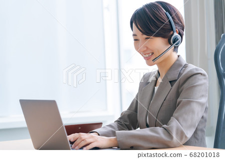 耳機 事業女性 商務女性 68201018