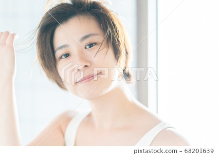 三十多歲的女人的早晨之美 68201639