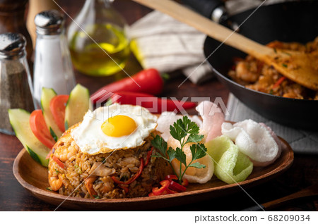 pan fried nasi goreng image pan fried nasi goreng image 68209034