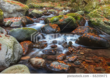 Todoroki Falls Takagicho, Isahaya City, Nagasaki Prefecture 68209471