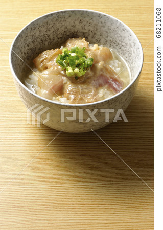 Ochazuke with red sea bream marinated in sesame miso sauce Ochazuke with red sea bream marinated in sesame miso sauce 68211068