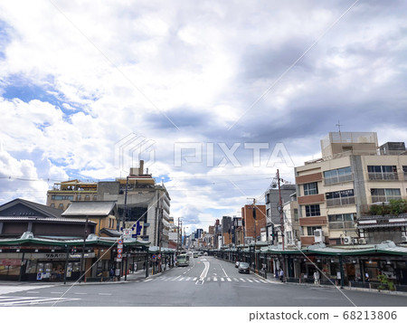 View of Gion crossing from Yasaka Shrine Nishiromon 68213806