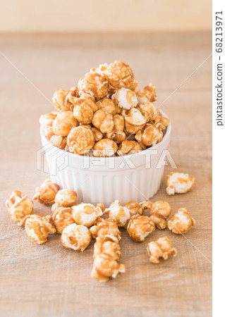 popcorn with caramel popcorn with caramel 68213971