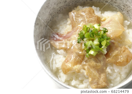 芝麻味o醬紅鯛魚熱Ochazuke（白色背景，鳥瞰圖） 68214479
