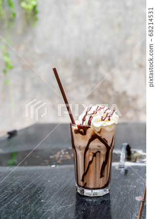 chocolate milkshake smoothies 68214531