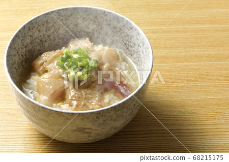 Hot Ochazuke with red sea bream dipped in sesame miso sauce 68215175