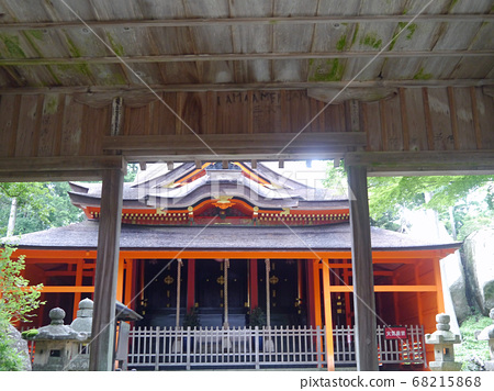 滋賀縣古賀市伊藤神社的本堂 是在奈良時代建造並在江戶時代重建的 被註冊為重要文化財產 照片素材 圖片 圖庫