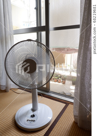 靠窗的夏日迷 68219681