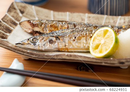 Salami grilled saury Salami grilled saury 68224931