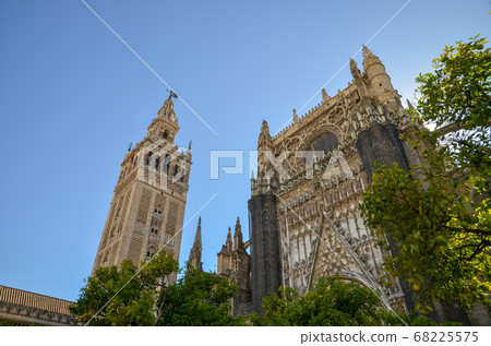 塞維利亞大教堂和吉拉達塔（西班牙塞維利亞） 68225575
