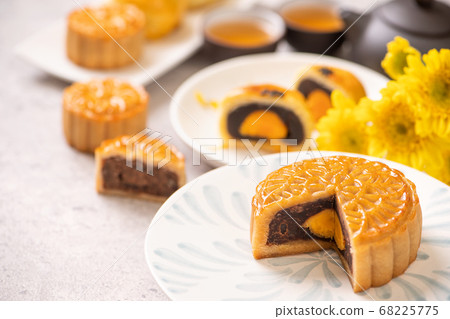 中秋節 蛋黃酥 月餅 特寫 Moon Festival yolk pastry cake げっぺい 中秋節 蛋黃酥 月餅 特寫 Moon Festival yolk pastry cake げっぺい 68225775