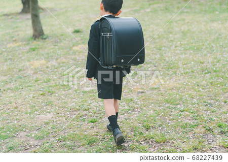 新一年級男孩小學 68227439