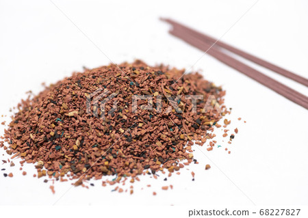 Matcha used for incense and burning incense [white background] 68227827