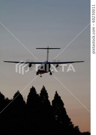 Dusk landing Dusk landing 68230011