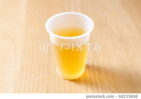 塑料杯茶 塑料杯茶 68235698