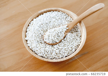 Rolled barley Rolled barley 68235719