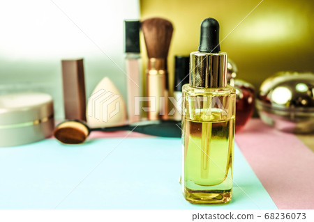 Glass yellow golden transparent jar with primer Glass yellow golden transparent jar with primer 68236073
