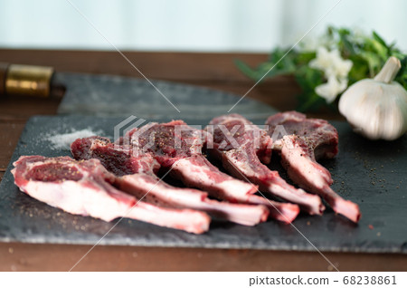 骨羊腰肉鹽和胡椒 骨羊腰肉鹽和胡椒 68238861