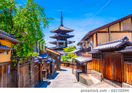 Yasaka Pagoda and Kyoto cityscape 68238894