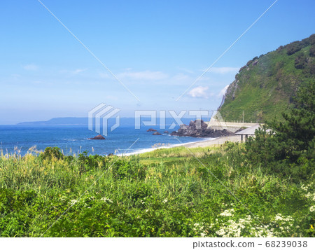 View of the Sea of Japan from the limited express train (Resort Shirakami) on the Gono Line 68239038