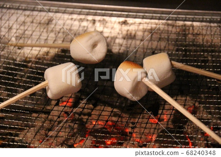 Grilled marshmallows Grilled marshmallows 68240348