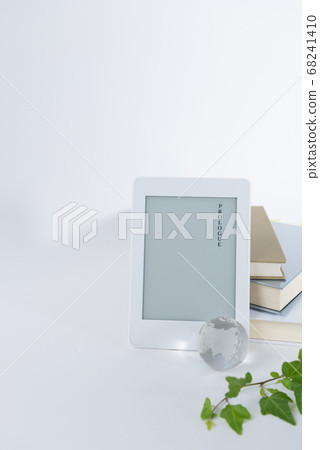 E-books and books 68241410