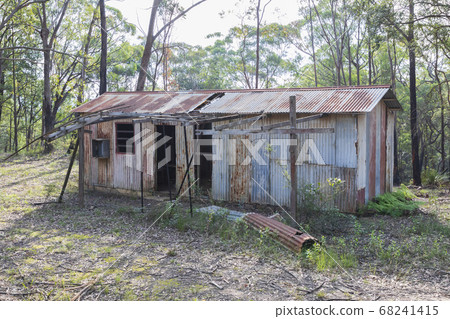 An old dilapidated building in the Wollemi National Park in regional New South Wales in Australia An old dilapidated building in the Wollemi National Park in regional New South Wales in Australia 68241415