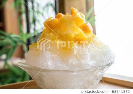 芒果刨冰碎冰 芒果刨冰碎冰 68241873