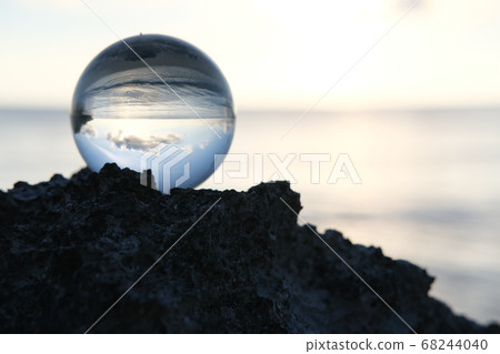 沖繩日落和水晶球 68244040
