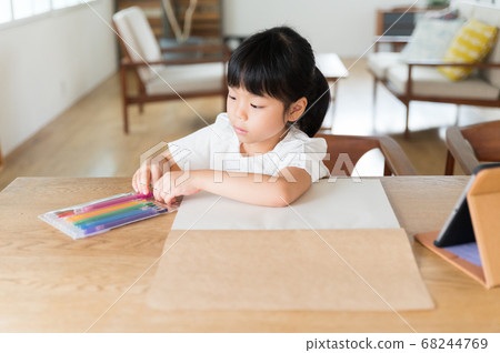 Girl drawing in online class 68244769