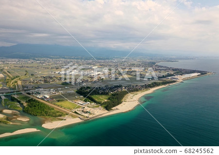 Aerial view around Kurobe River, a first-class river in Toyama Prefecture 68245562