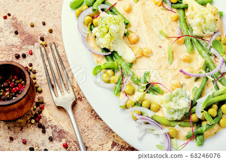 Hummus and variety of vegetable Hummus and variety of vegetable 68246076