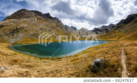 Lake of Lauzanier 68247617