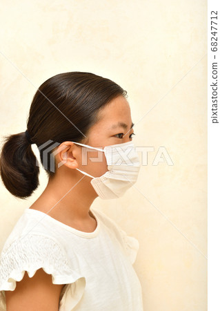 一個面具的女孩 68247712