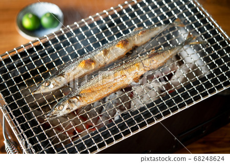 七輪燒烤秋刀魚 七輪燒烤秋刀魚 68248624