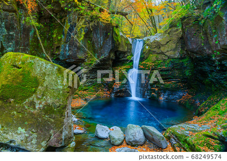 Autumn waterfall Autumn waterfall 68249574