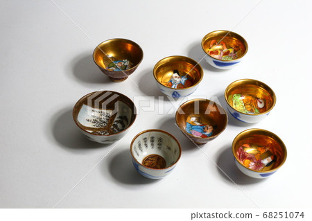 Kutani ware Seven Lucky Gods People Cups Antiques Kutani ware Seven Lucky Gods People Cups Antiques 68251074