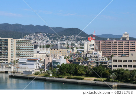 City area seen from Nishinomiya Bridge 68251798